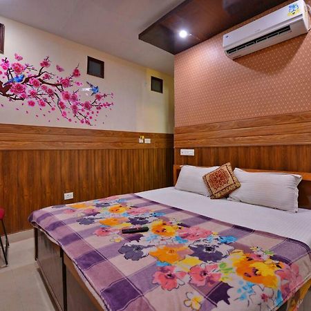 Hotel Dharam Villa คาลคา ภายนอก รูปภาพ